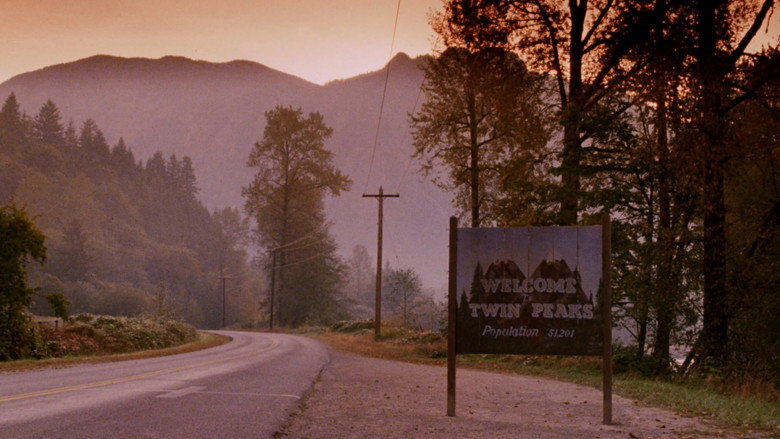 Twin Peaks still 8
