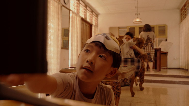 Kiki's World still 7