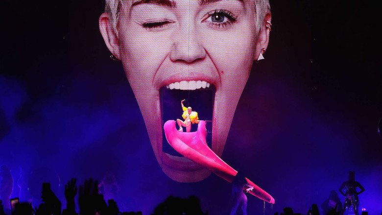Miley Cyrus: Bangerz Tour still 5
