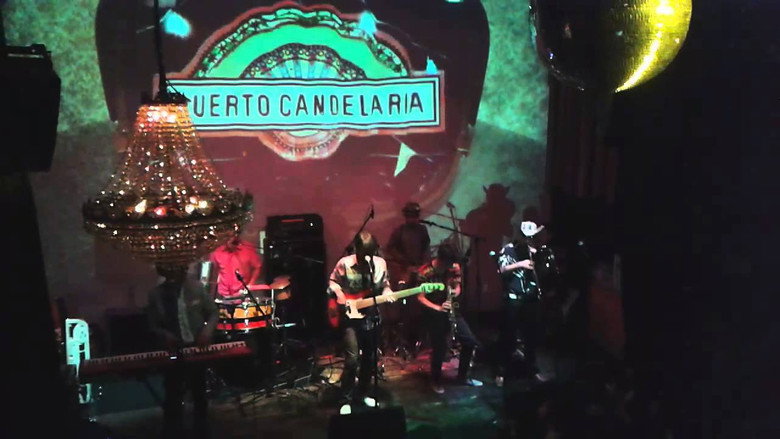 Puerto Candelaria - Amor y Deudas still 5