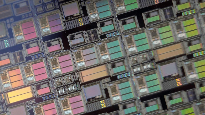 Microchip Wars still 3