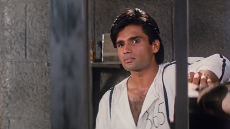 Takkar still 1