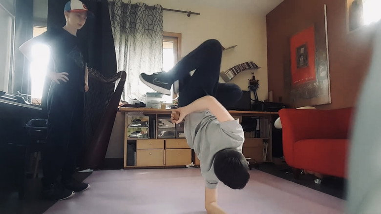 break the game bboy Malo vs bboy Étienne still 1