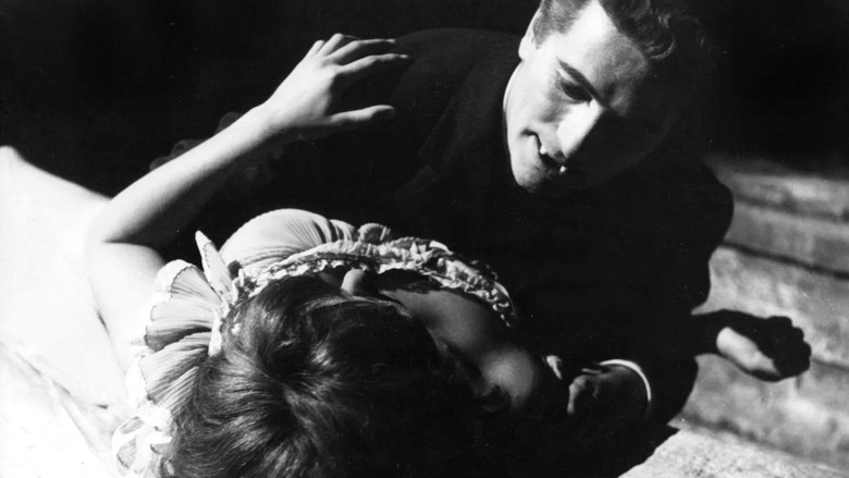 The Playgirls and the Vampire still 6