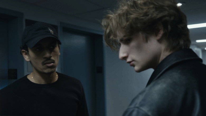 BLOODLINE: HUNT OR BE HUNTED still 4