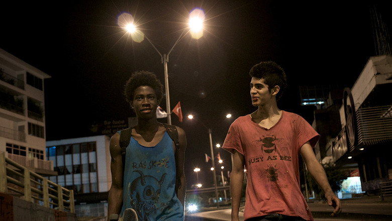 Los Hongos still 4