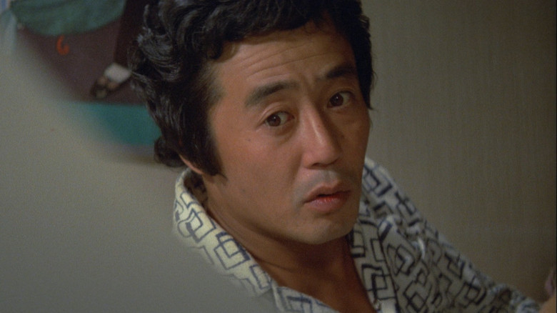 Kōshoku tōmei ningen: onnayu nozoki still 1