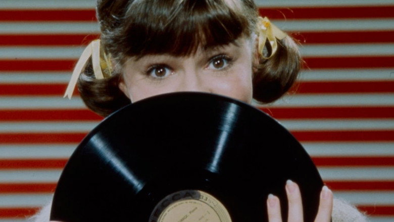 Gidget still 7