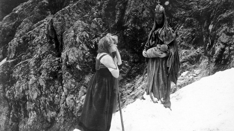 The Wandering Image still 2