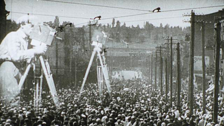Man with a Movie Camera still 7