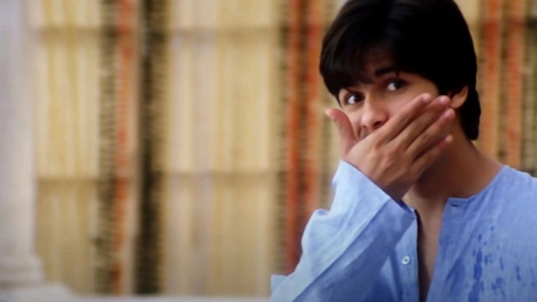 Chup Chup Ke still 1