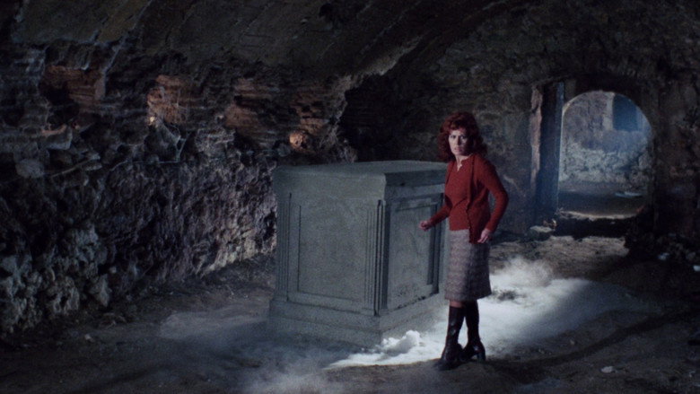 The Vampires' Night Orgy still 8