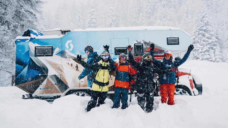 Snowmads: A Journey Towards Eastern Suns still 1