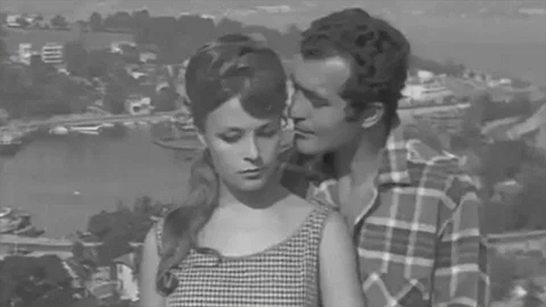 Uzakta Kal Sevgilim still 1