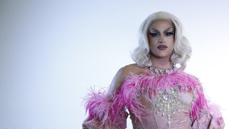 Drag Queens em Cena: A Expressão de Almas Artísticas still 1