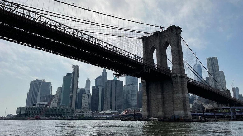 Brooklyn Bridge: An Engineering Masterpiece still 2