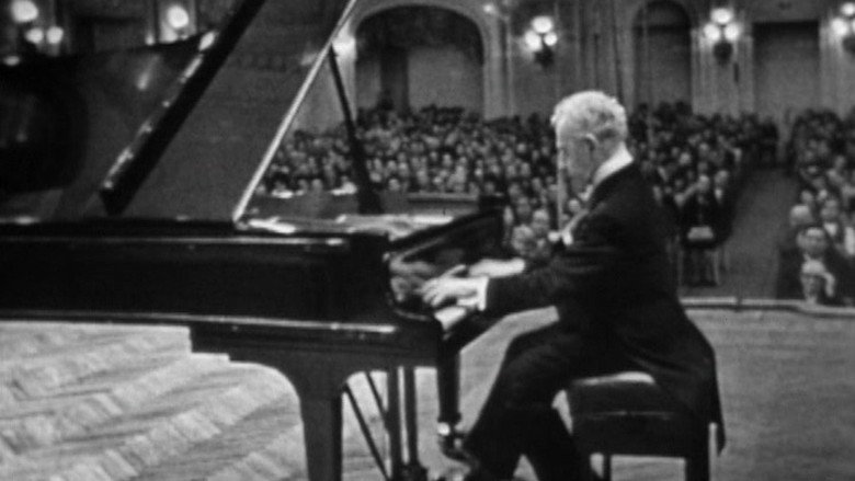 Artur Rubinstein: The Legendary Moscow Recital still 2