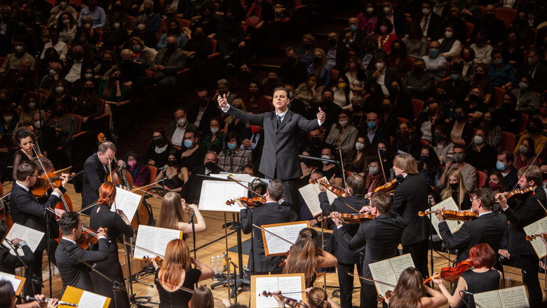 Currentzis conducts Beethoven Symphony No. 9 still 1