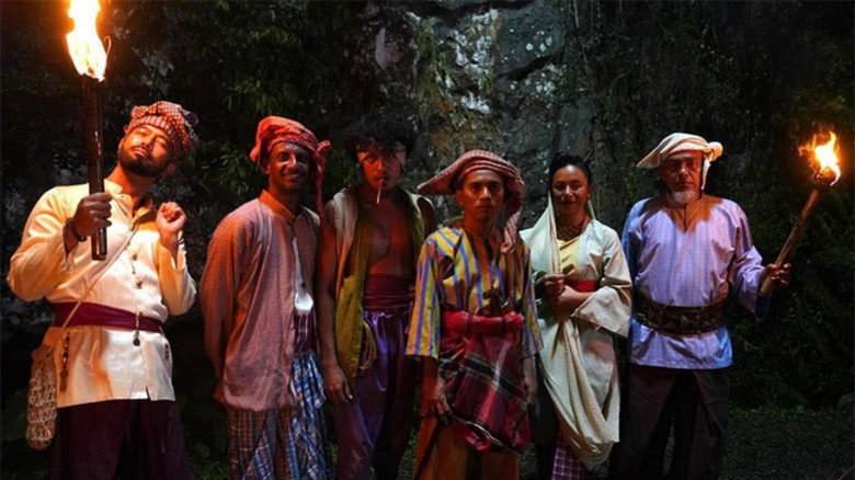 6 Jilake still 2