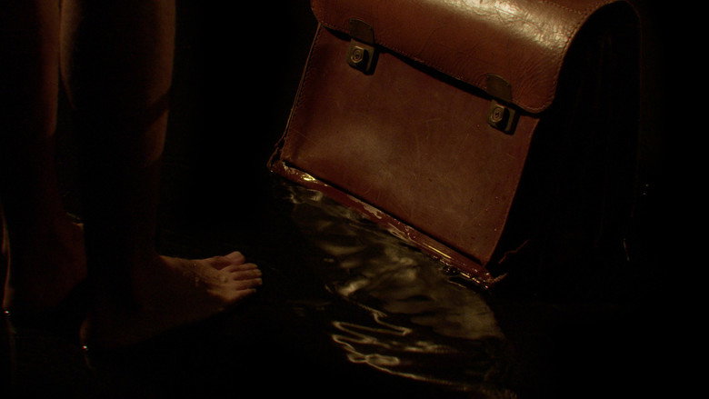 GOLPES still 3