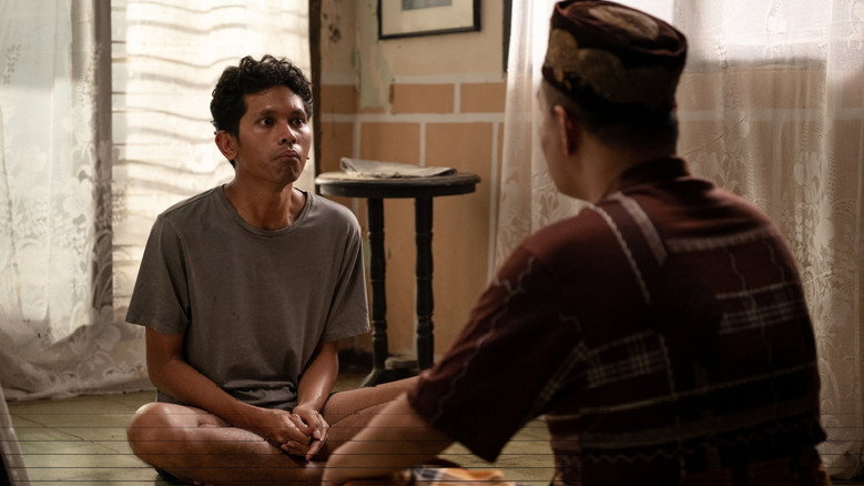 Warung Pocong still 8