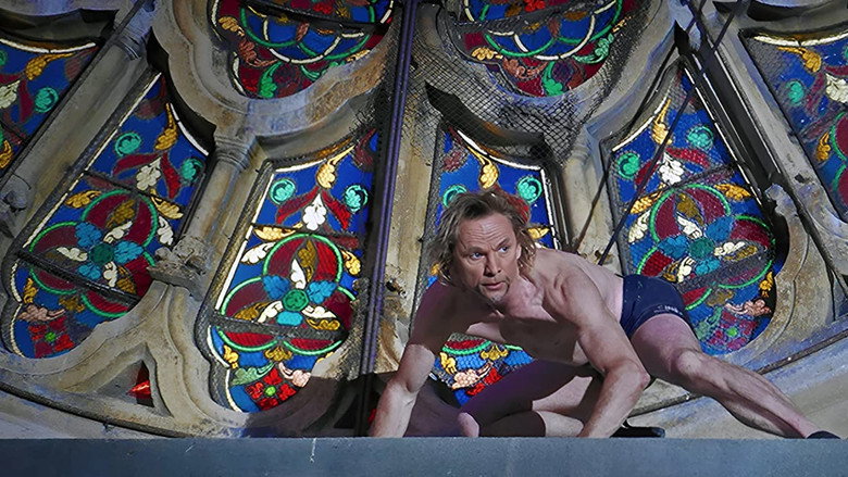 Cour d'honneur de Jérôme Bel - Avignon 2013 still 2