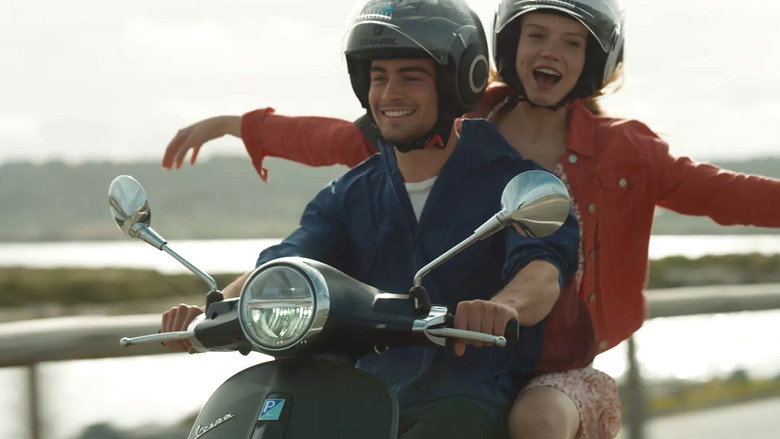 Pour Sarah still 4