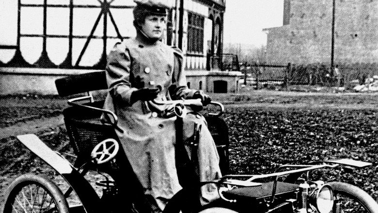 Women and Cars: The Story of an Underestimated Liaison still 1