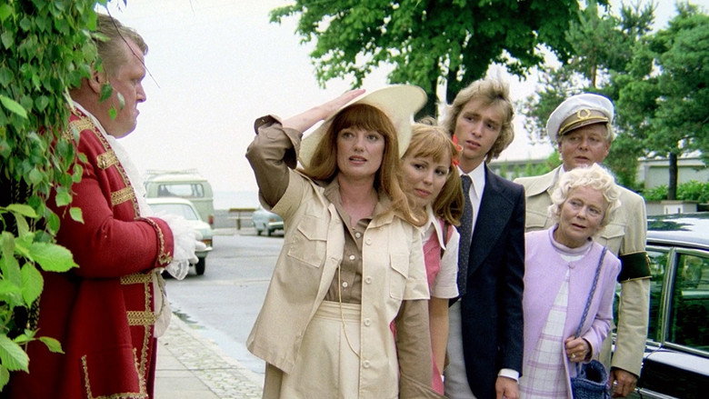 The Goldcabbage Family Breaks the Bank still 3