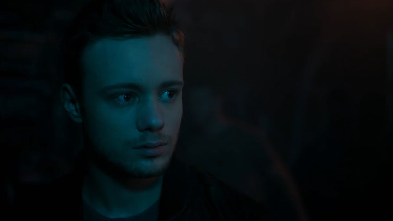 Victor Lessard : Un pas dans l'ombre still 2