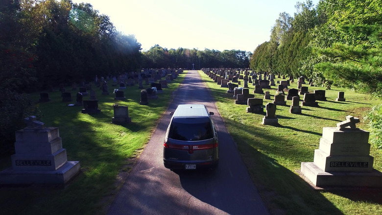 Les Croque-morts still 6