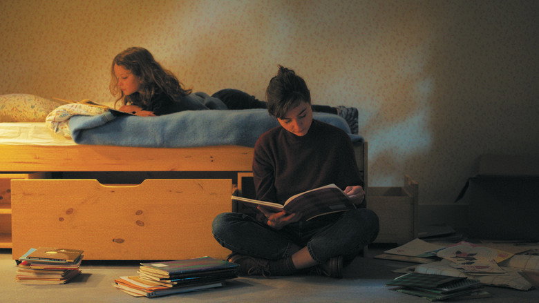 Petite Maman still 7