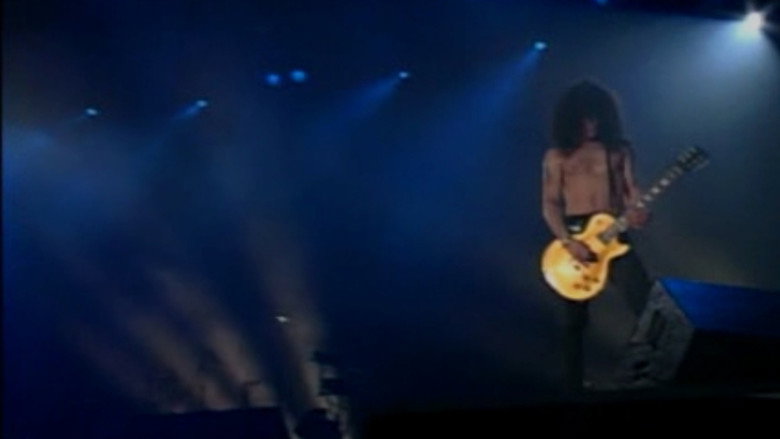 Guns N' Roses: Use Your Illusion World Tour – 1992 in Tokyo II still 1