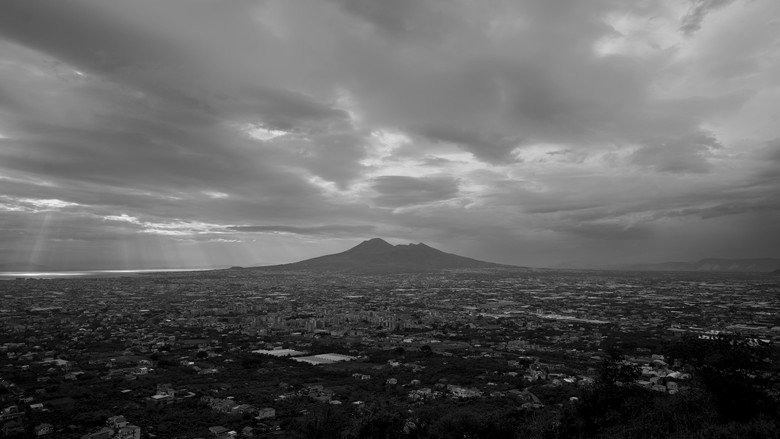 Pompei: Below the Clouds still 1