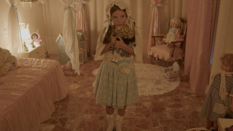 Muñequita still 1