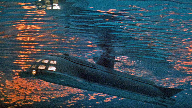 Voyage to the Bottom of the Sea still 2