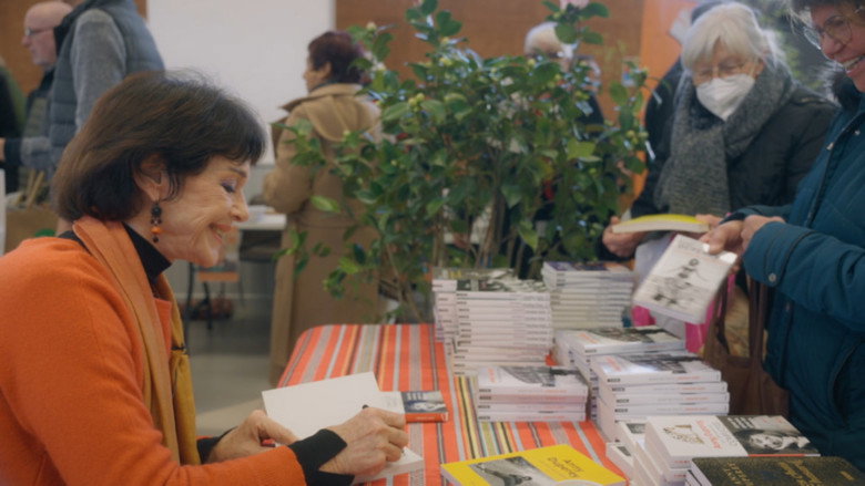 Anny Duperey, artiste en équilibre still 4