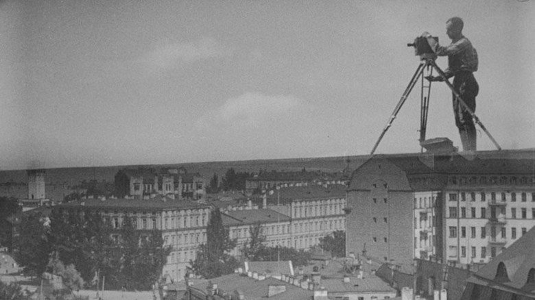 Man with a Movie Camera still 4