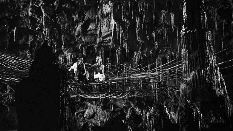 Earth vs. the Spider still 4