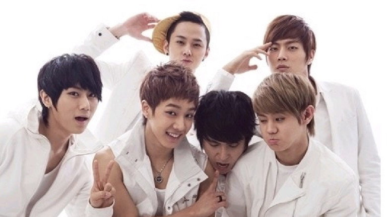 B2ST Almighty still 1