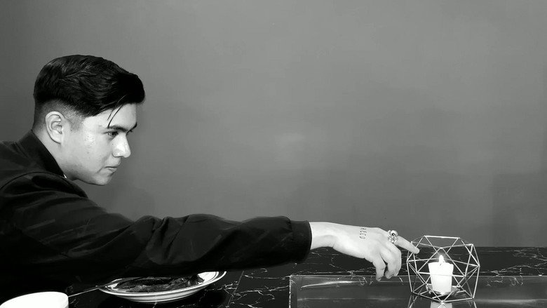 La Corona de Espinas still 5