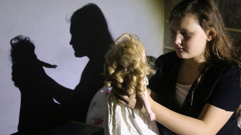 Doll House still 3