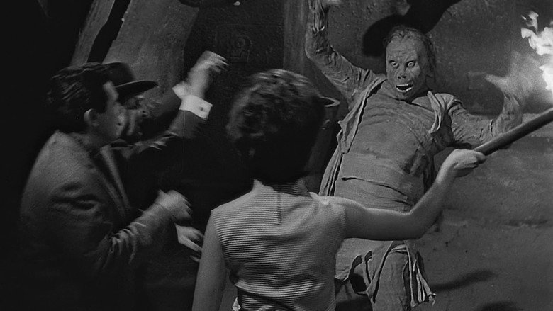 Wrestling Women vs. the Aztec Mummy still 2