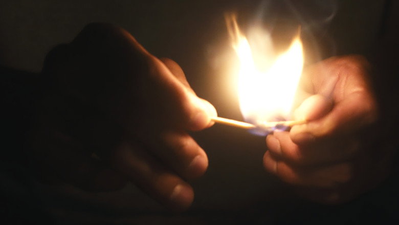 Témele a la Oscuridad: Luz still 4