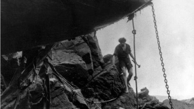 Sea Workers still 1