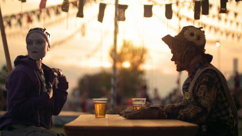 Robot & Scarecrow still 1