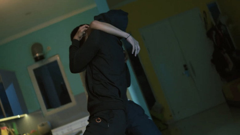 Main Hakim Sendiri still 6