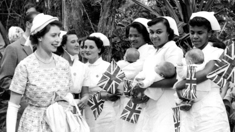 Elizabeth: Fashioning a Monarch still 1