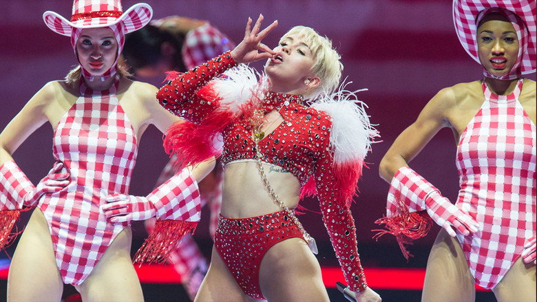 Miley Cyrus: Bangerz Tour still 6
