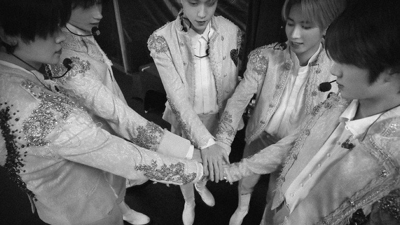 TOMORROW X TOGETHER WORLD TOUR  'ACT:LOVESICK' still 1